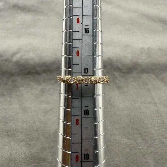 10K Yellow Gold and Diamond Ring - Picture 3 of 6